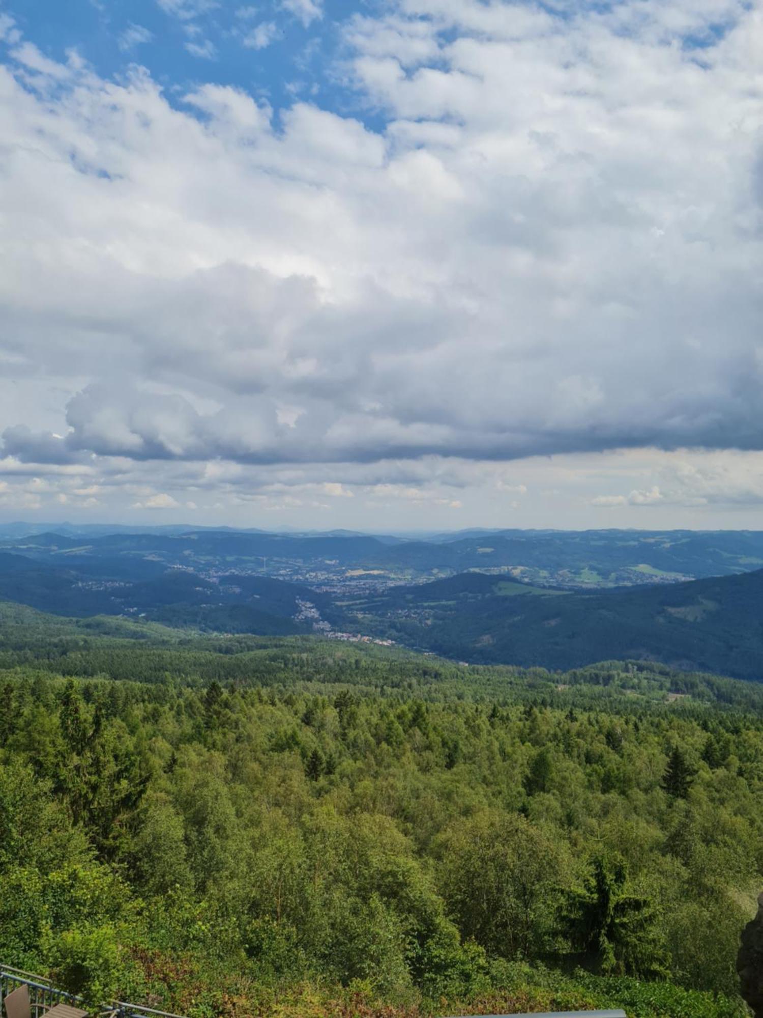 Готель Sneznik Екстер'єр фото